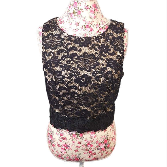 I.N. San Francisco lace crop top - Picture 1 of 6